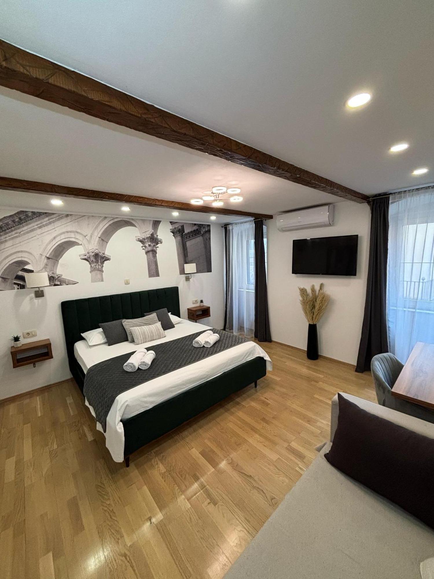 Palace Luxury Room Split Exterior photo